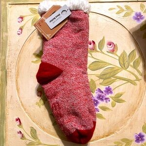 Muk Luks Sz S/M 6-8 Cabin Socks Red Glitter Slip Resistant Sole NEW Shea Butter